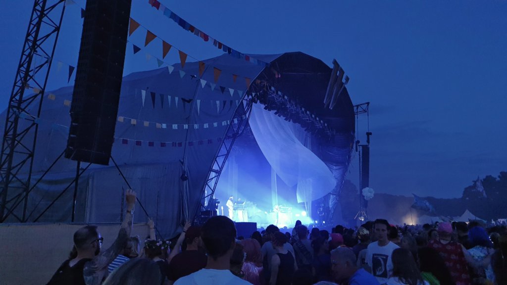 robyn-playing-main-stage-at-Wilderness-festival-2019