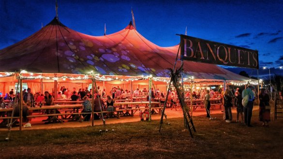 banquet-restaurant-at-wilderness-festival