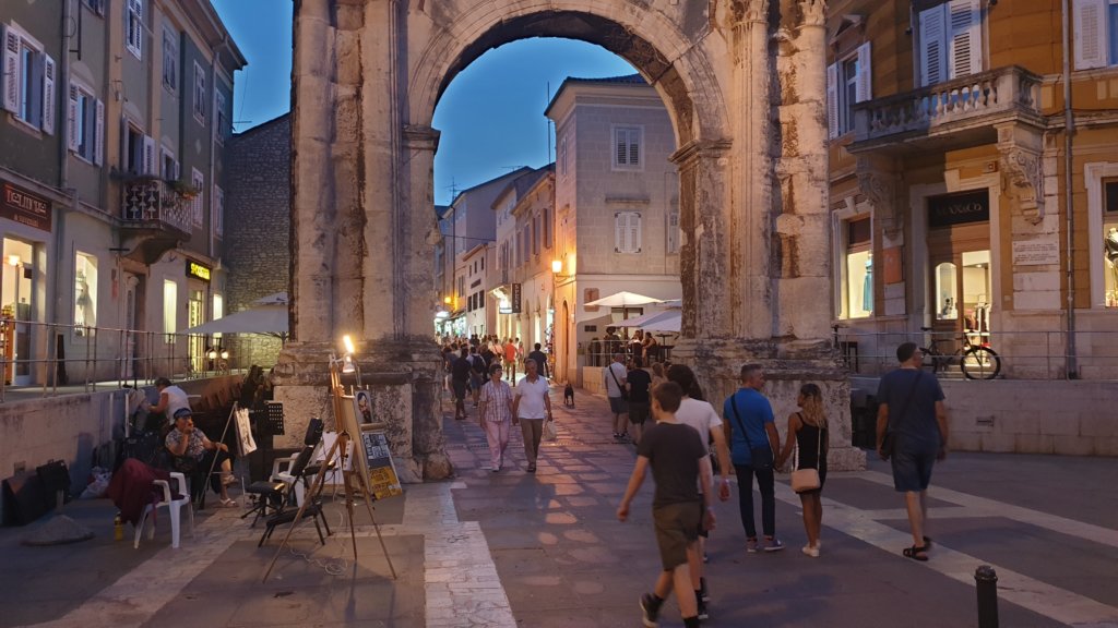 main-gates-at-sunset-of-Pula-city-Croatia